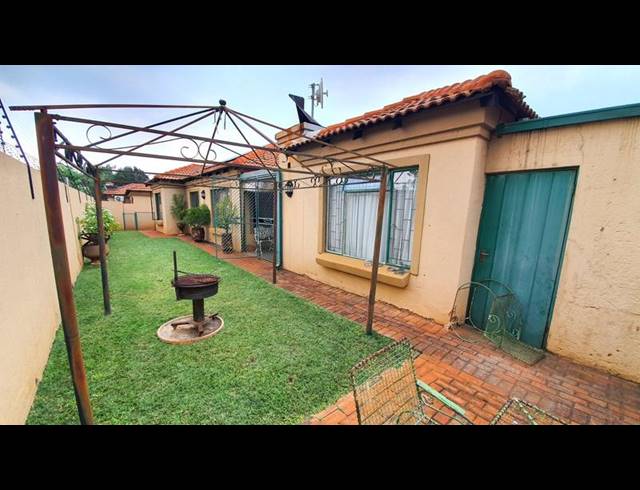 4 BEDROOM HOUSE FOR SALE IN HESTEAPARK